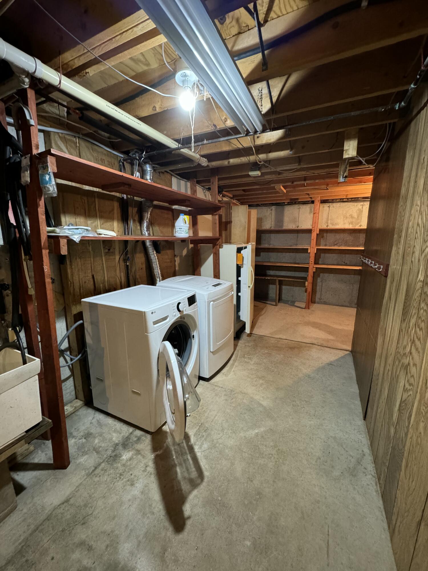 1833 Guthrie Road Manistee, MI 49660 - Photo 18 of 22 Laundry Area