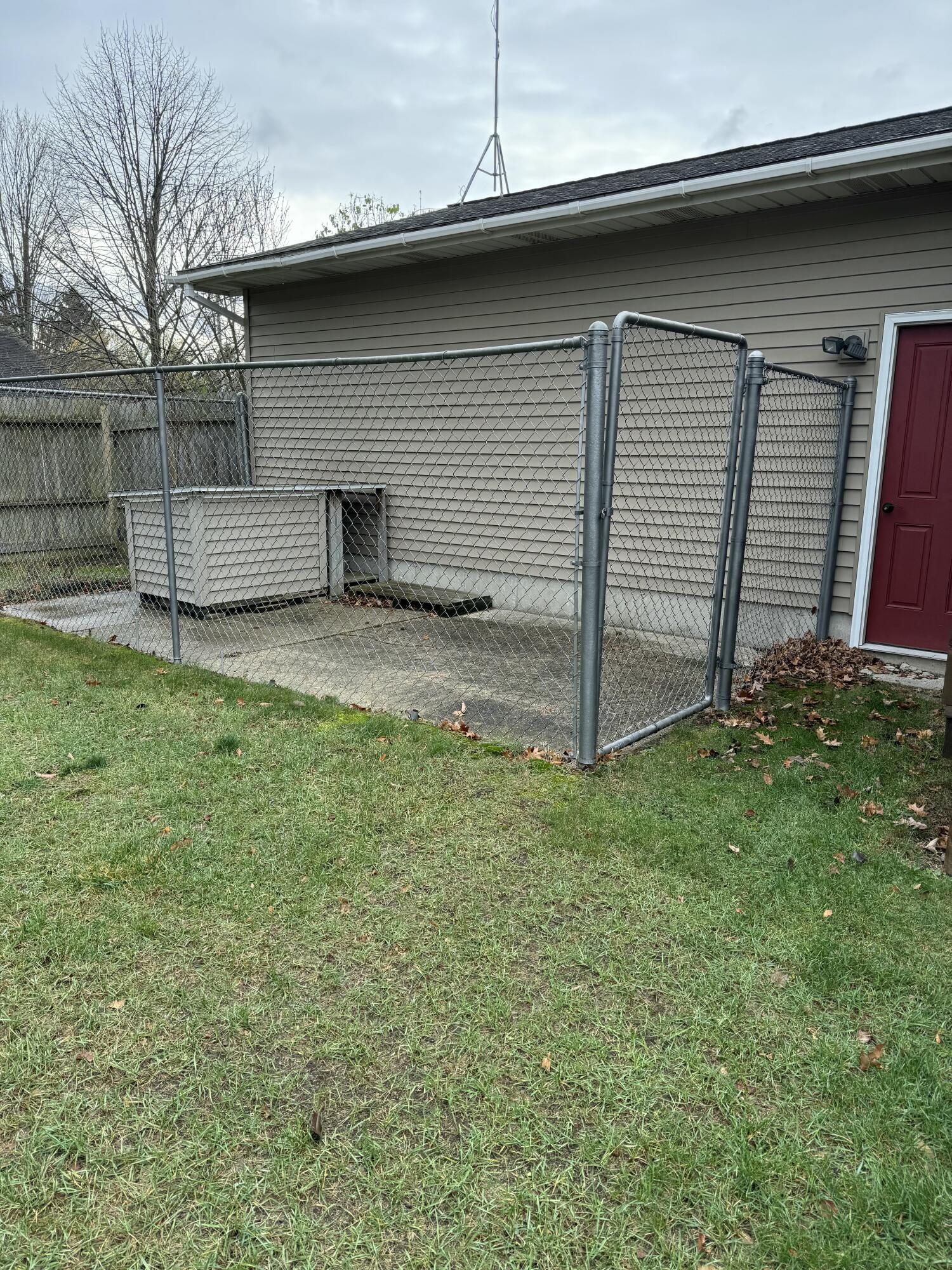 1833 Guthrie Road Manistee, MI 49660 - Photo 22 of 22 Dog Kennel