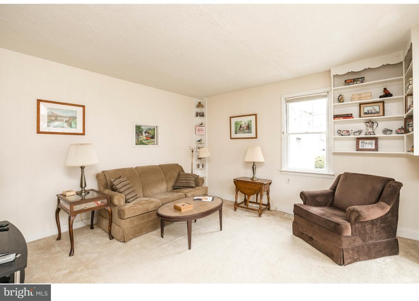 301 Vaughn Road Royersford, PA 19468 - Photo 9 of 24 Living Room