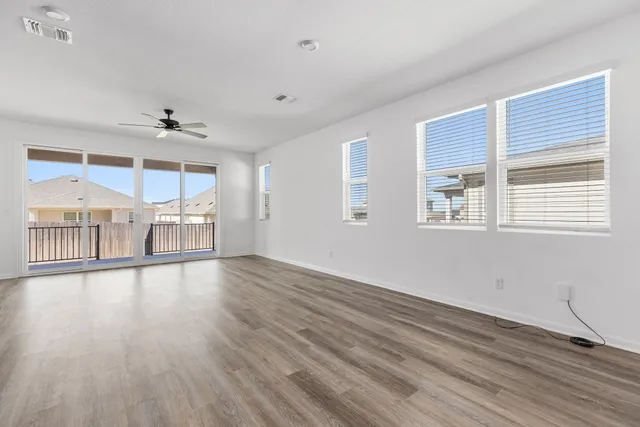 $2,050 | 612 Seabiscuit Drive, Jarrell, TX 76537