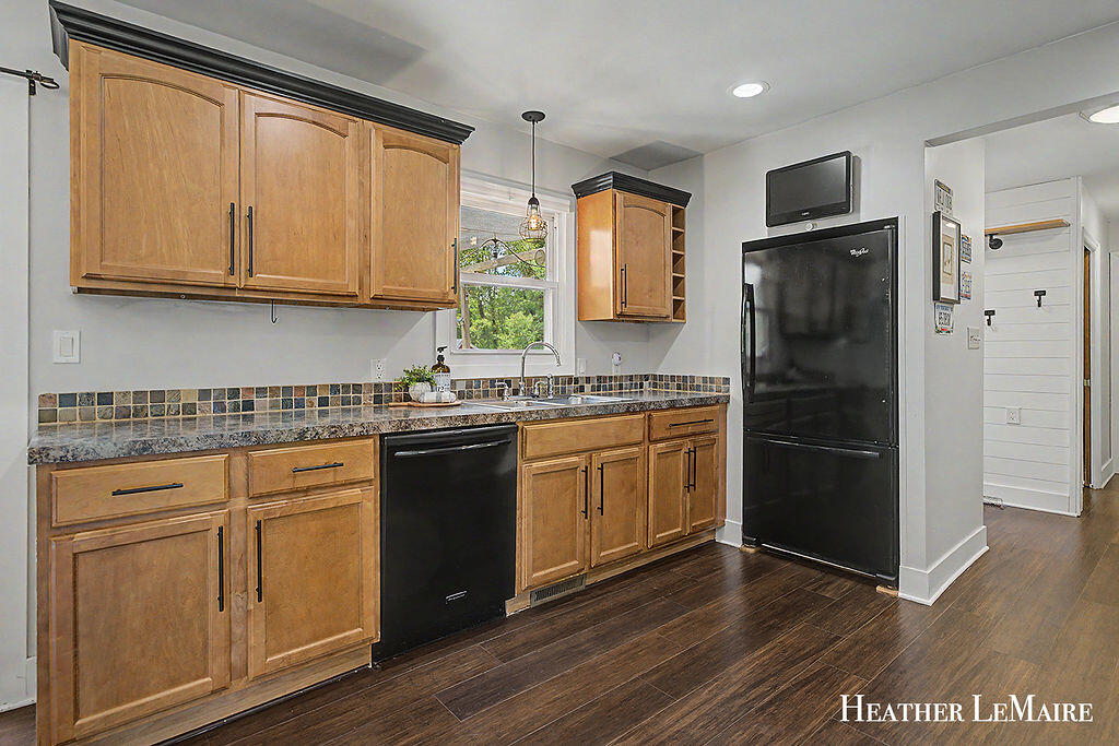 3942 Byron Road Hudsonville, MI 49426 - Photo 13 of 36 3X0A1721