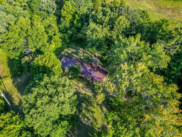 $300,000 | 14300 State Highway 32, Lebanon, MO 65536