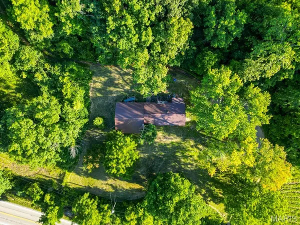 $300,000 | 14300 State Highway 32, Lebanon, MO 65536