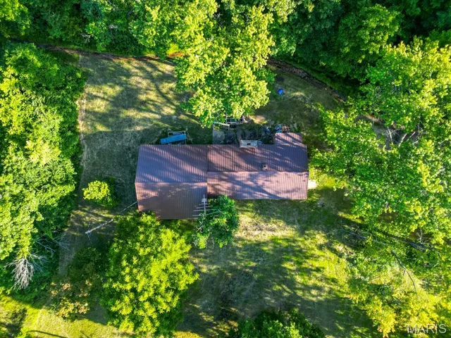 $300,000 | 14300 State Highway 32, Lebanon, MO 65536