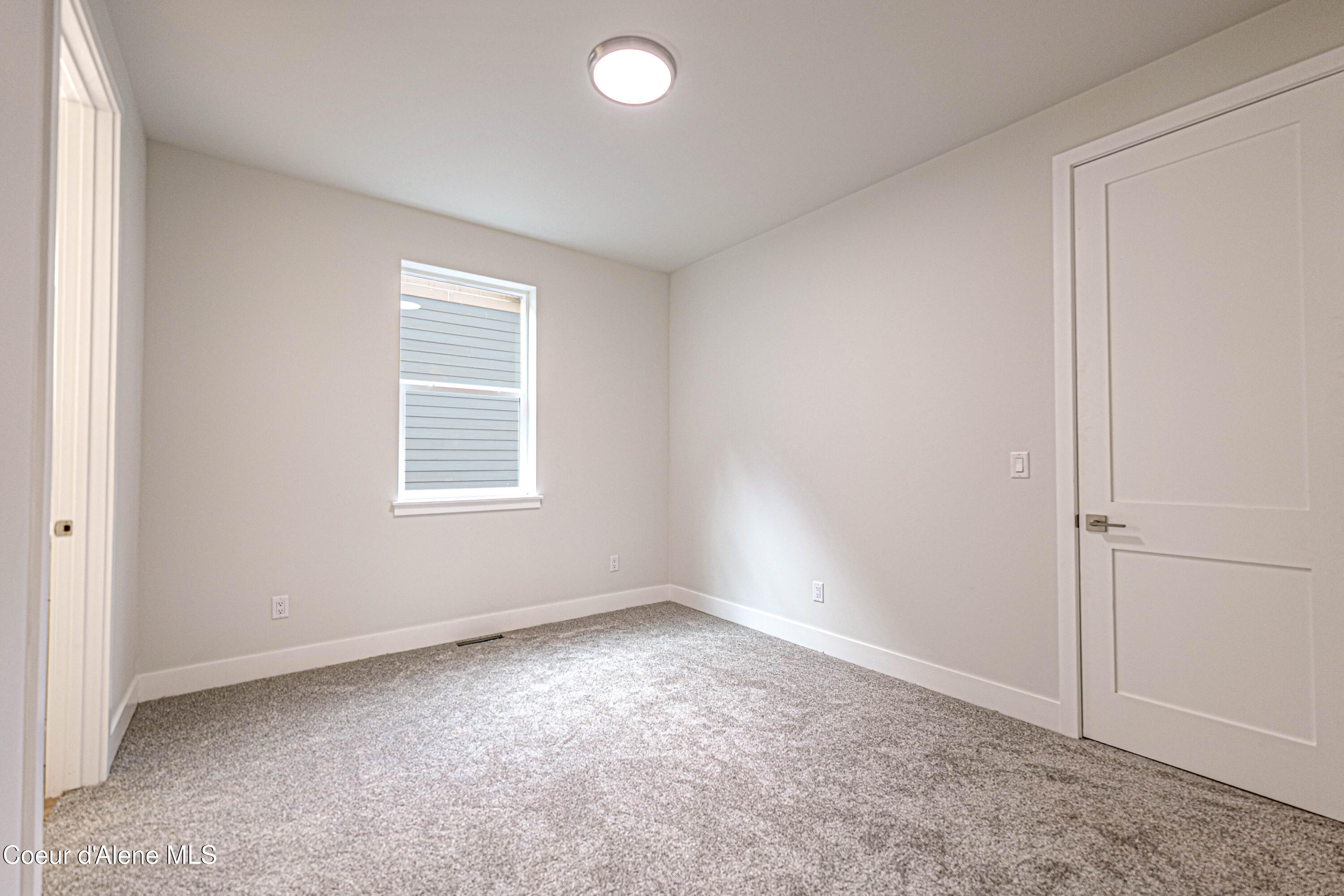 877 Main Street Wardner, ID 83837 - Photo 13 of 27 877 M-17