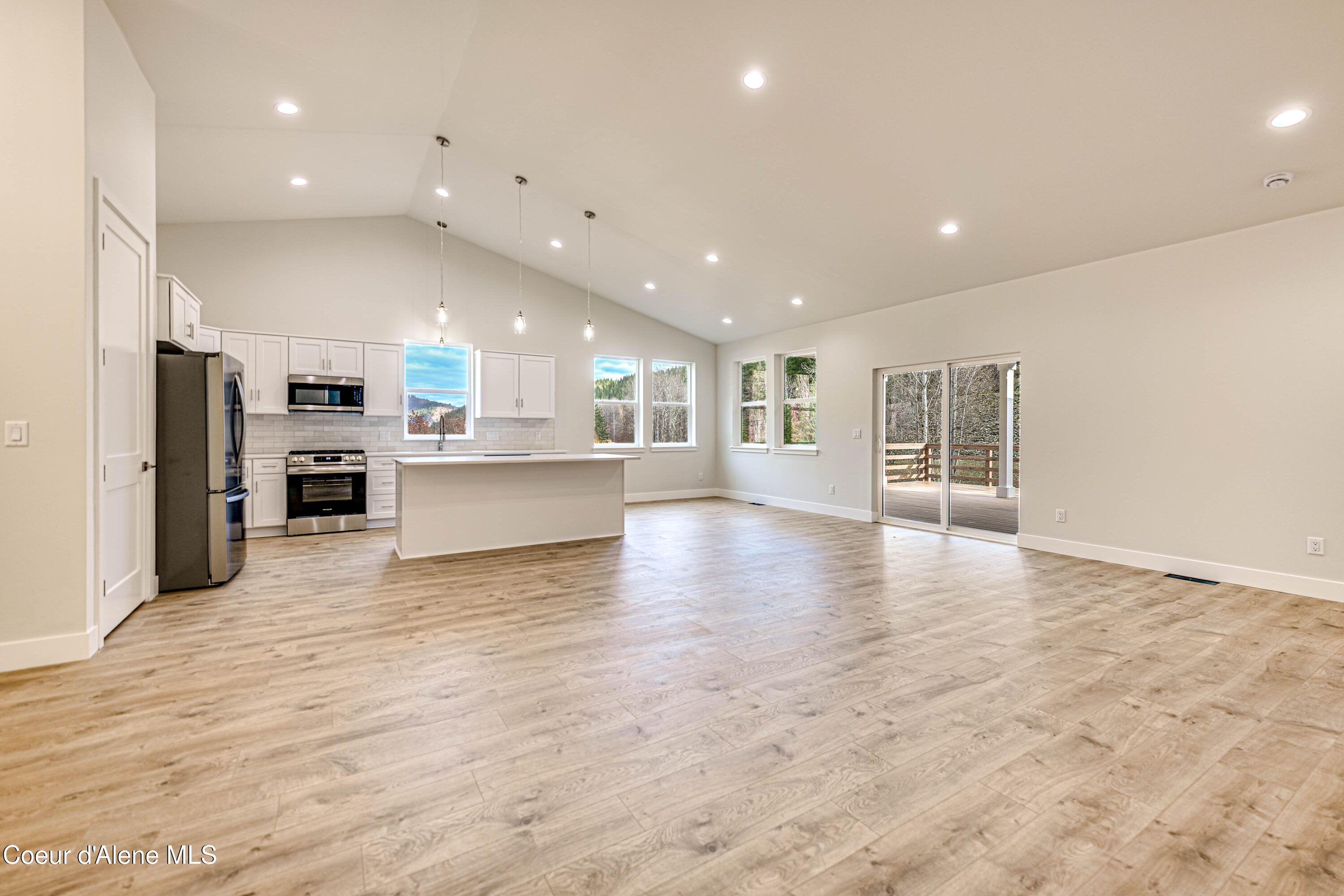 877 Main Street Wardner, ID 83837 - Photo 5 of 27 877 M-10