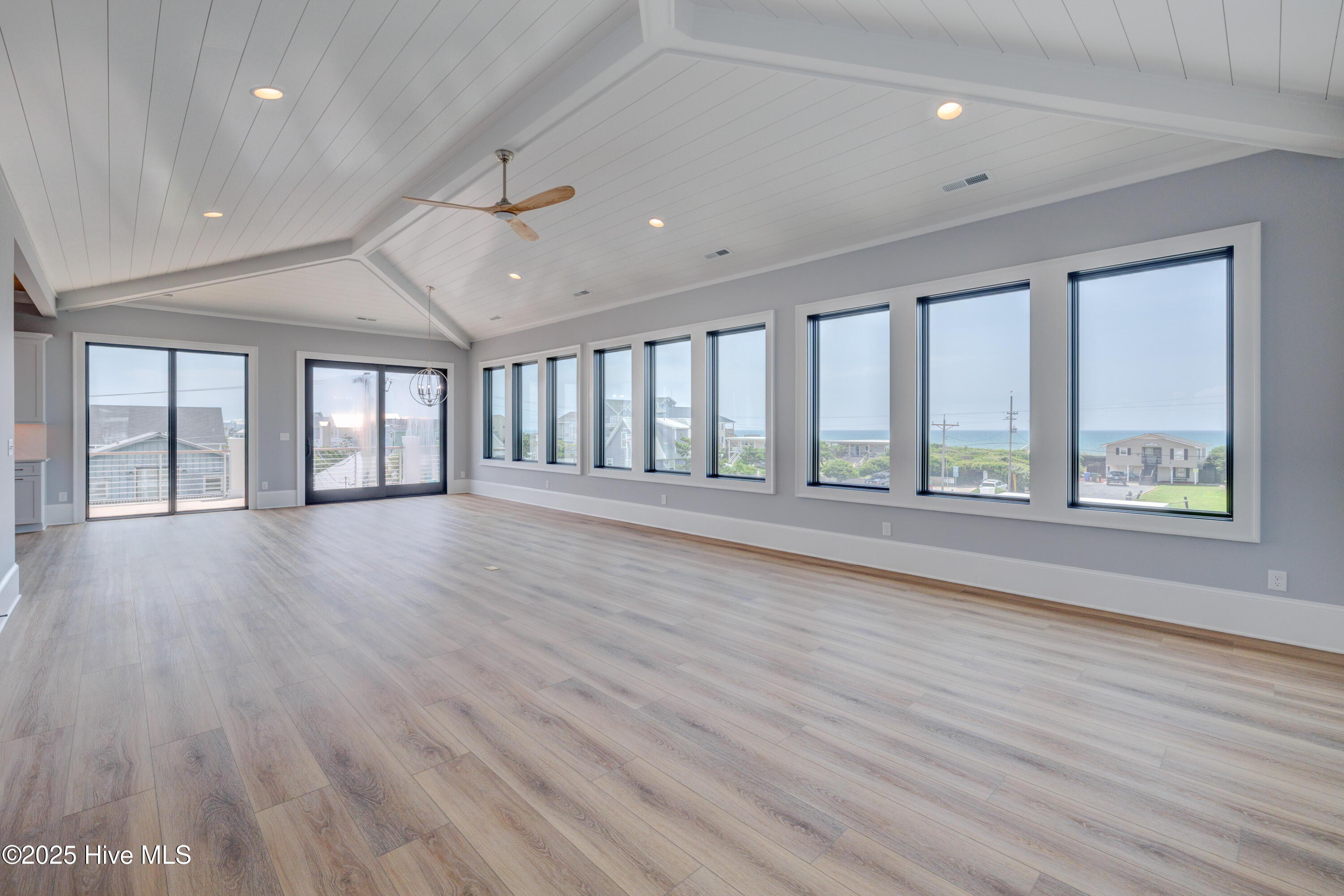107 Raleigh Avenue Surf City, NC 28445 - Photo 6 of 40 107RaleighAvenue-53