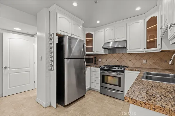 $799,000 | 4732 Radford Avenue, Unit 8, Valley Village, CA 91607