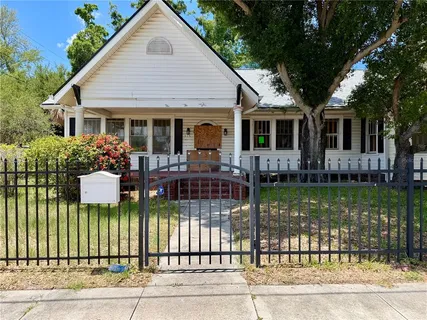 $395,000 | 315 South Bermuda Boulevard, Tampa, FL 33605