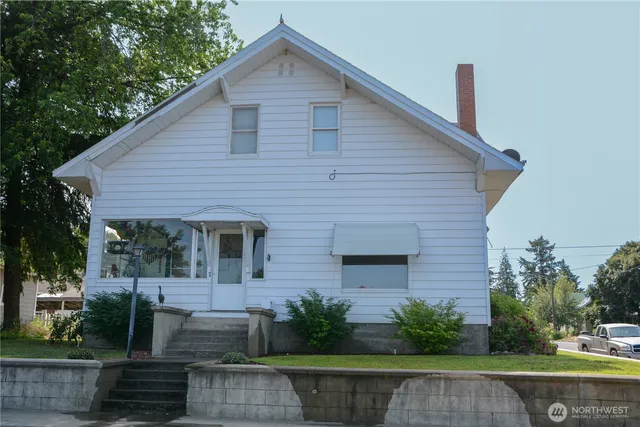 $319,995 | 202 East 3rd Avenue, Ritzville, WA 99169