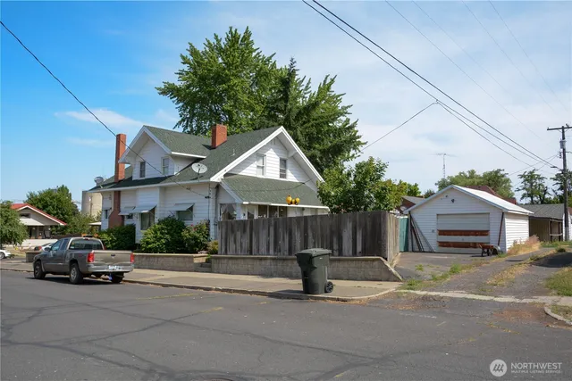 $319,995 | 202 East 3rd Avenue, Ritzville, WA 99169