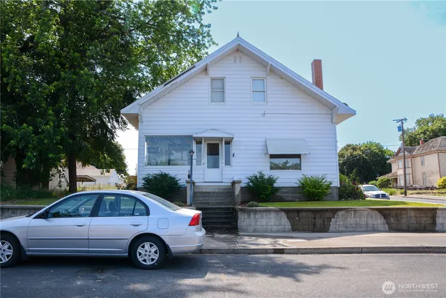 $319,995 | 202 East 3rd Avenue, Ritzville, WA 99169