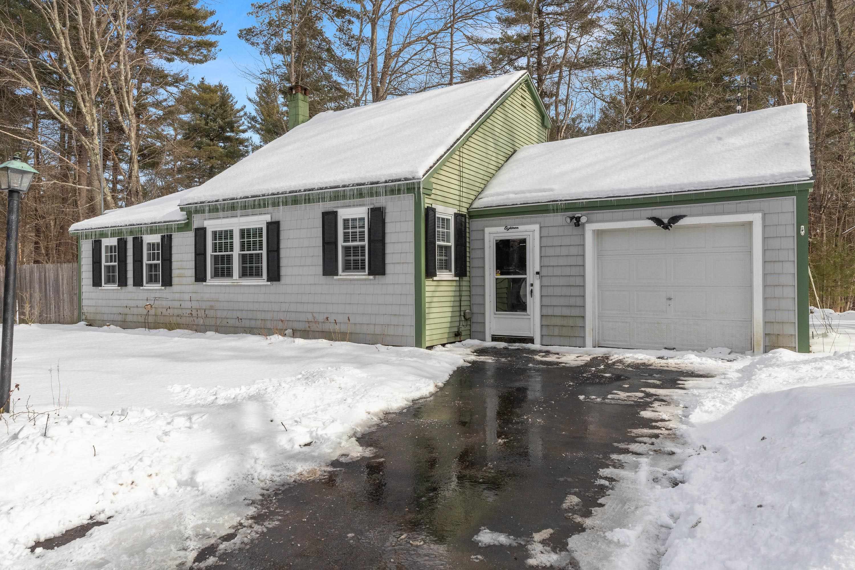 18 Hampton Falls Road Exeter, NH 03833 - Photo 1 of 26 Gallery Image 1