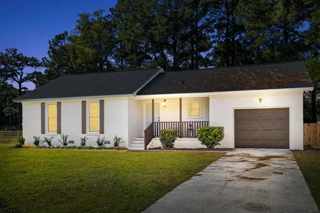 $315,000 | 121 State Rd S-8-923, Moncks Corner, SC 29461