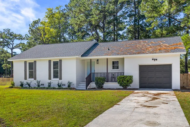 $315,000 | 121 State Rd S-8-923, Moncks Corner, SC 29461