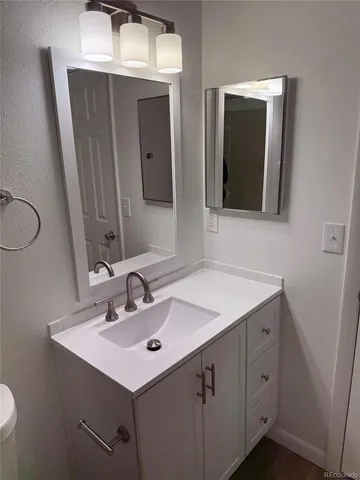 $950,000 | 841 South Uravan Court, Aurora, CO 80017