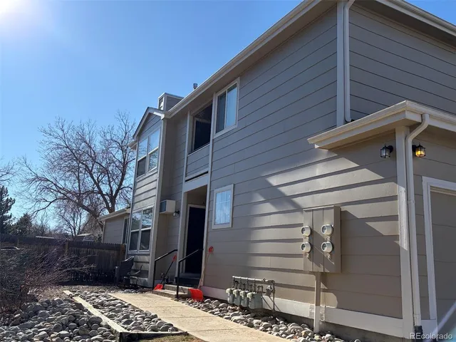 $950,000 | 841 South Uravan Court, Aurora, CO 80017