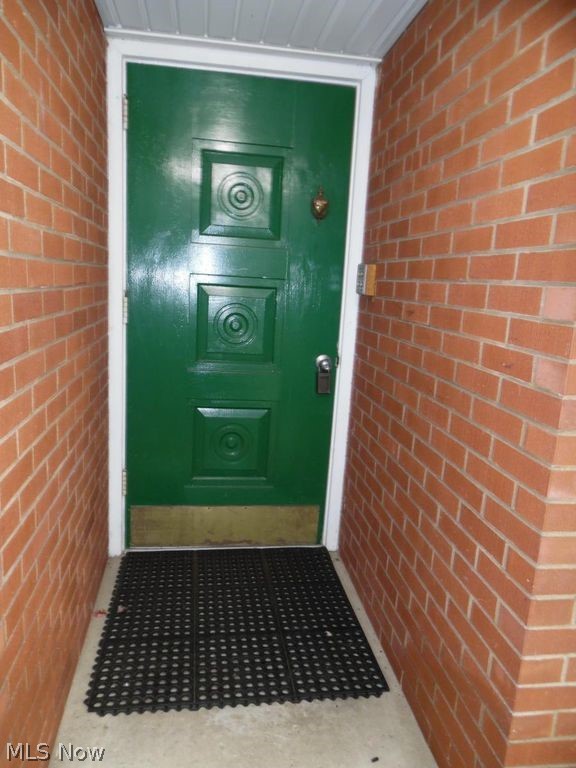 1379 Barlow Road, Unit 3 Hudson, OH 44236 - Photo 2 of 35