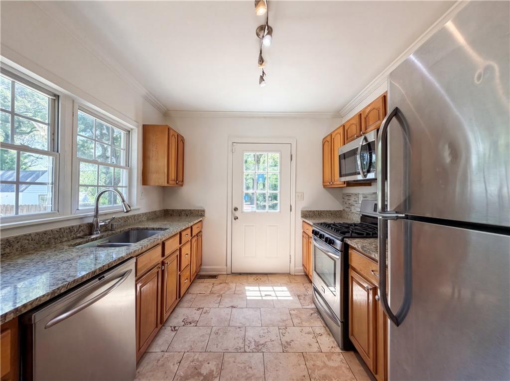 1918 Spring Avenue Atlanta, GA 30344 - Photo 6 of 20