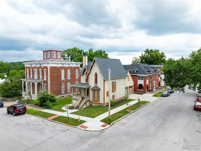 $470,000 | 221 North 6th, Hannibal, MO 63401