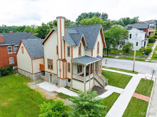 $470,000 | 221 North 6th, Hannibal, MO 63401