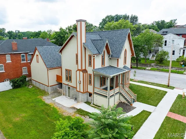 $470,000 | 221 North 6th, Hannibal, MO 63401