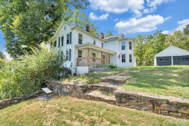 $449,999 | 1038 Valencia Drive, Huddleston, VA 24104