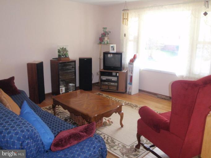 405 Bathurst Road Catonsville, MD 21228 - Photo 9 of 17 Living Room #2