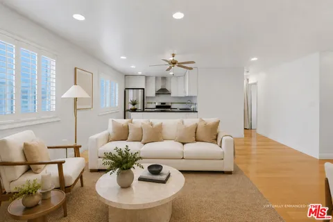 $730,000 | 2444 4th Street, Unit 4, Santa Monica, CA 90405