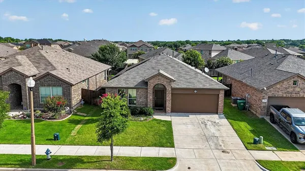 $350,000 | 320 Grassland Drive, Denton, TX 76210
