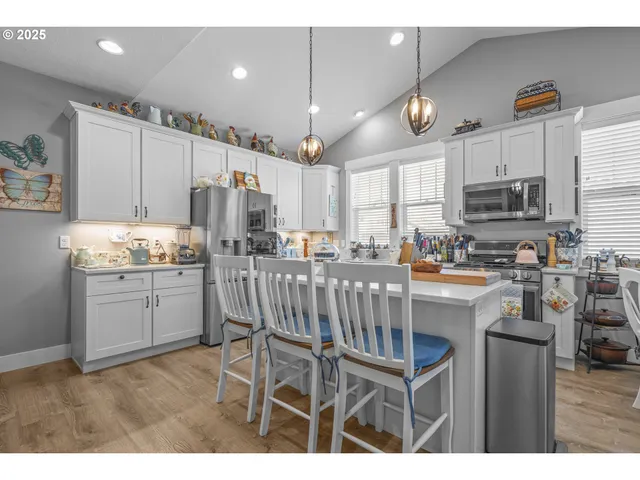 $555,000 | 1002 Chestnut Street, Independence, OR 97351