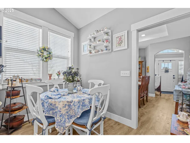 $555,000 | 1002 Chestnut Street, Independence, OR 97351