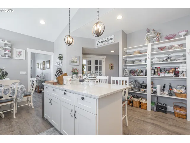 $555,000 | 1002 Chestnut Street, Independence, OR 97351