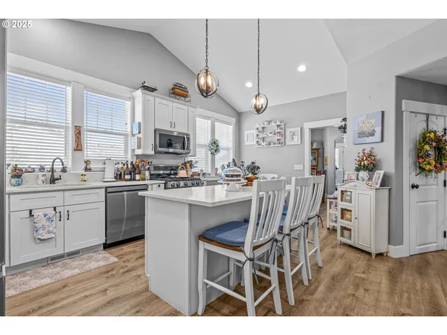 $555,000 | 1002 Chestnut Street, Independence, OR 97351