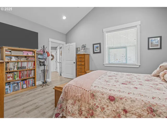 $555,000 | 1002 Chestnut Street, Independence, OR 97351