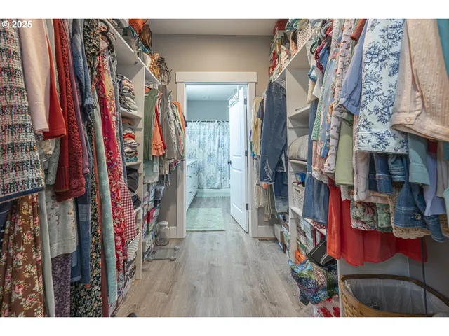 $555,000 | 1002 Chestnut Street, Independence, OR 97351