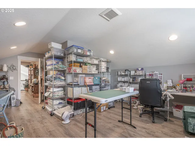 $555,000 | 1002 Chestnut Street, Independence, OR 97351