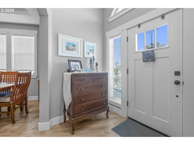 $555,000 | 1002 Chestnut Street, Independence, OR 97351