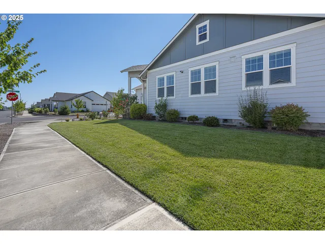 $555,000 | 1002 Chestnut Street, Independence, OR 97351