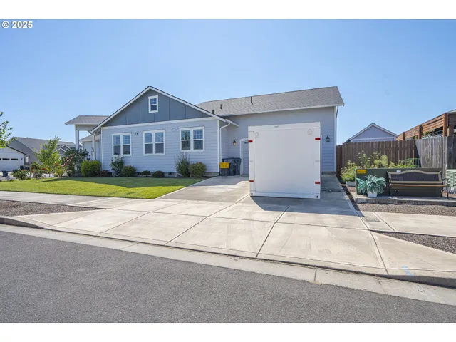 $555,000 | 1002 Chestnut Street, Independence, OR 97351