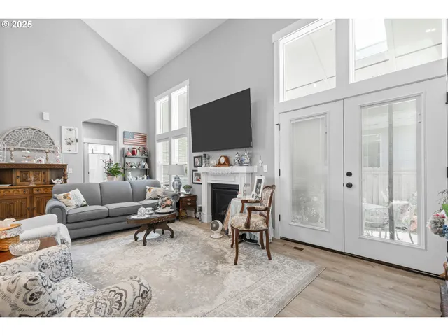 $555,000 | 1002 Chestnut Street, Independence, OR 97351