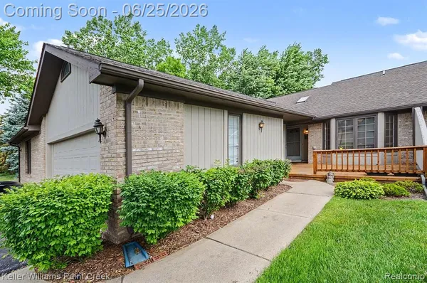 $230,000 | 13311 Whittier Drive, Sterling Heights, MI 48312