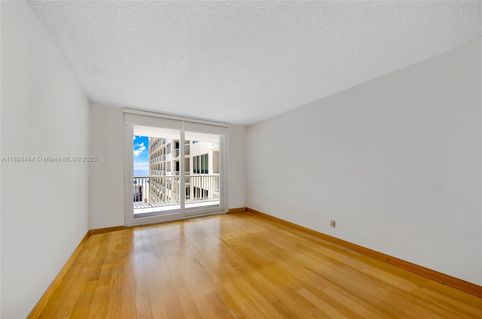 5401 Collins Avenue, Unit 419 Miami Beach, FL 33140 - Photo 25 of 81