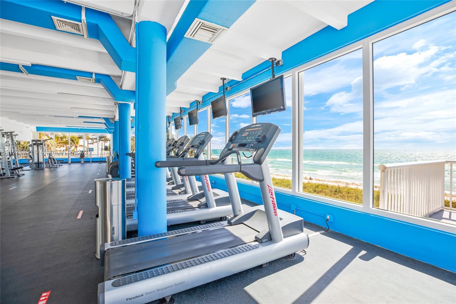 5401 Collins Avenue, Unit 419 Miami Beach, FL 33140 - Photo 40 of 81