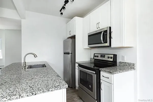 $1,500 | 144 Union Street, Unit 4, Poughkeepsie, NY 12601