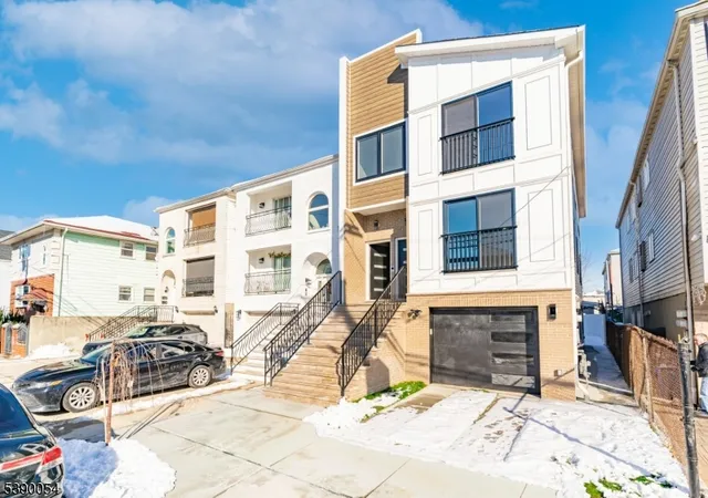 $3,000 | 68 Main Street, Unit 2, Newark, NJ 07105