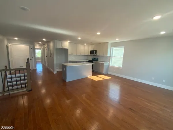 $2,750 | 68 Main Street, Unit 2, Newark, NJ 07105