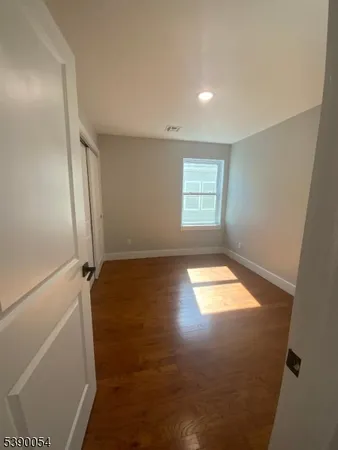 $2,750 | 68 Main Street, Unit 2, Newark, NJ 07105