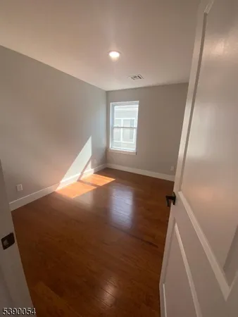 $2,750 | 68 Main Street, Unit 2, Newark, NJ 07105