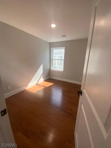 $3,000 | 68 Main Street, Unit 2, Newark, NJ 07105